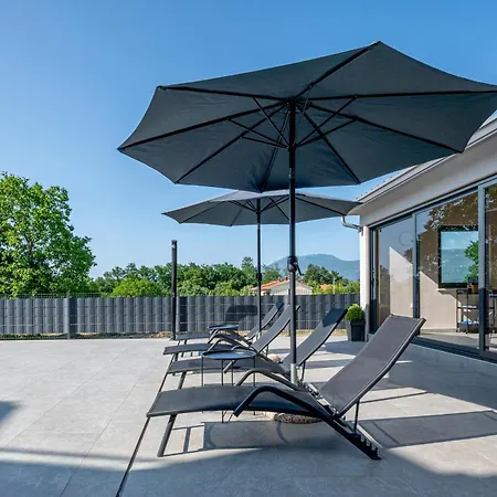 Hakuna Matata By Istrialux *