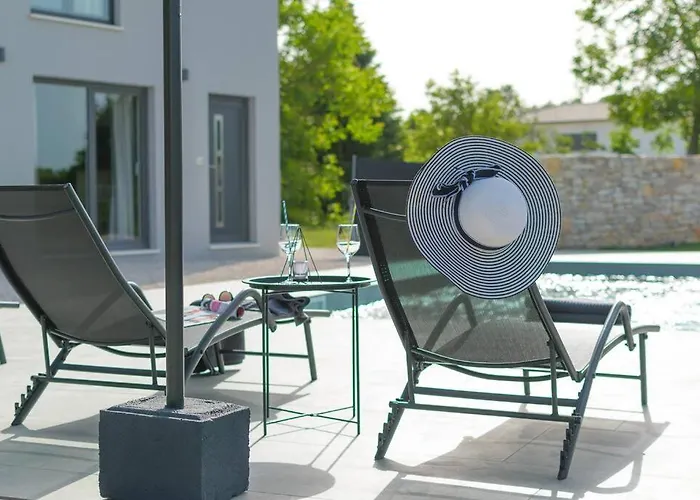 Hakuna Matata By Istrialux * Polje Cepic