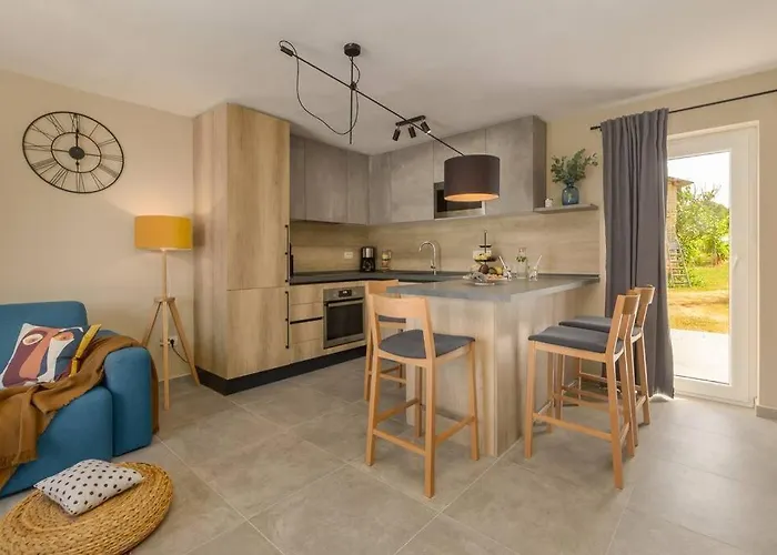 Hakuna Matata By Istrialux Polje Cepic